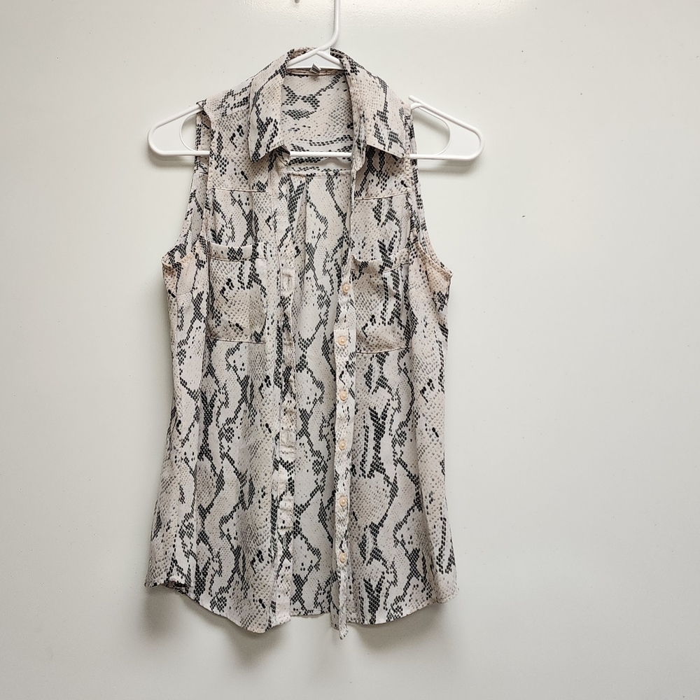 Express Portofino sleeveless SMALL shirt
